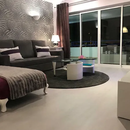 Timeless Vacations Vilamoura Marina Flat Wifi & Pool Apartment