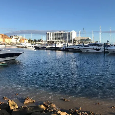 Timeless Vacations Vilamoura Marina Flat Wifi & Pool * Vilamoura