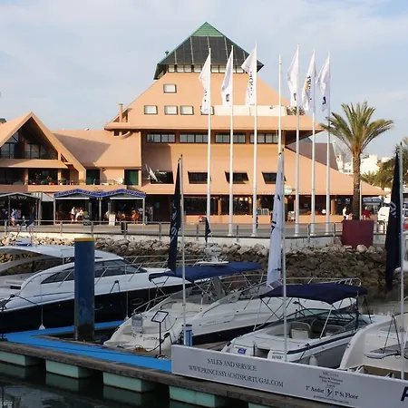 Timeless Vacations Vilamoura Marina Flat Wifi & Pool *