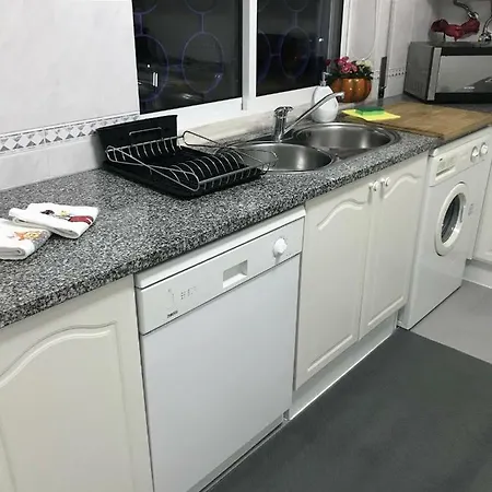 Timeless Vacations Vilamoura Marina Flat Wifi & Pool * Vilamoura